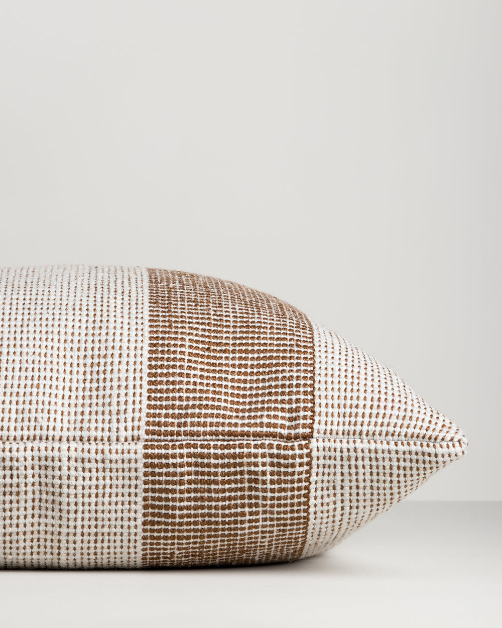 Tide Tobacco Cushion
